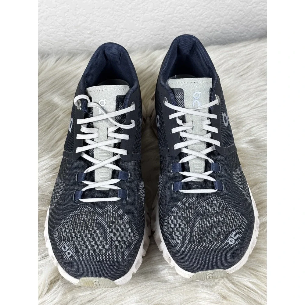 ON Women's Navy and White Cloud Sneakers - Picture 4 of 8